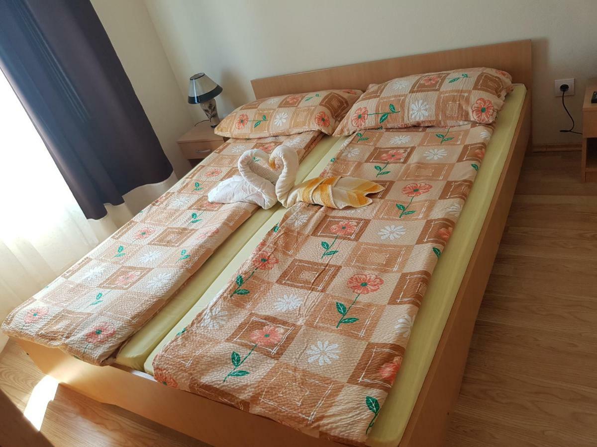 Apartments Mara Новий Винодольський Екстер'єр фото